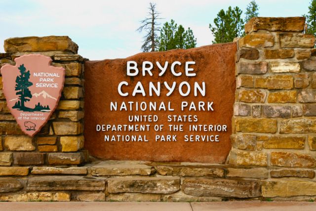 Bryce NP -- Park Entrance Sign 