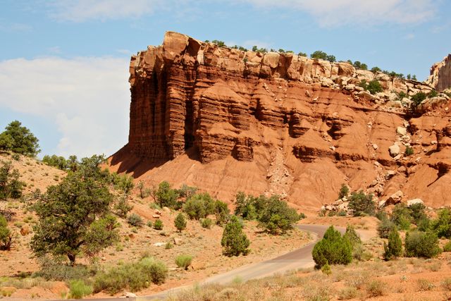 Capitol Reef NP -- Chimney Rock 