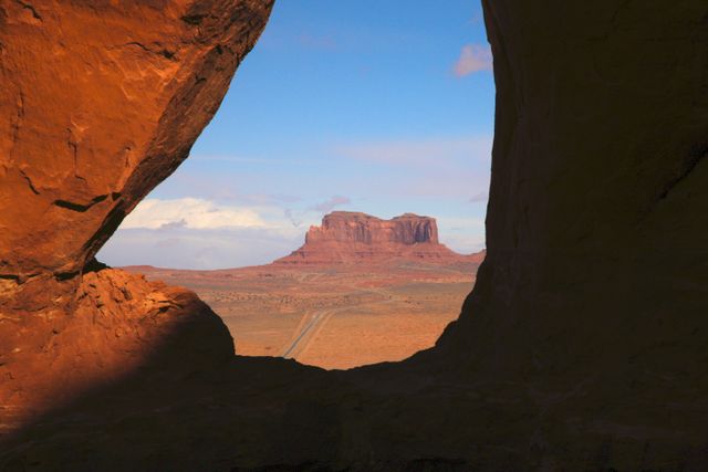 Monument Valley - Tear Drop Arch 