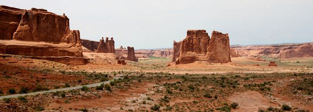Arches NP -- Breath taking entrance road into the Park 