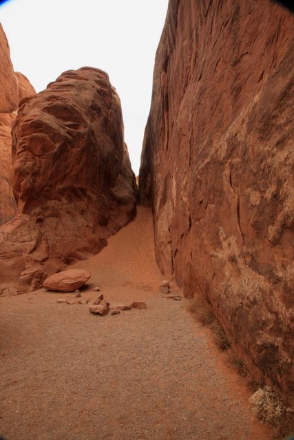 Arches NP -- Landscape Arch trail 