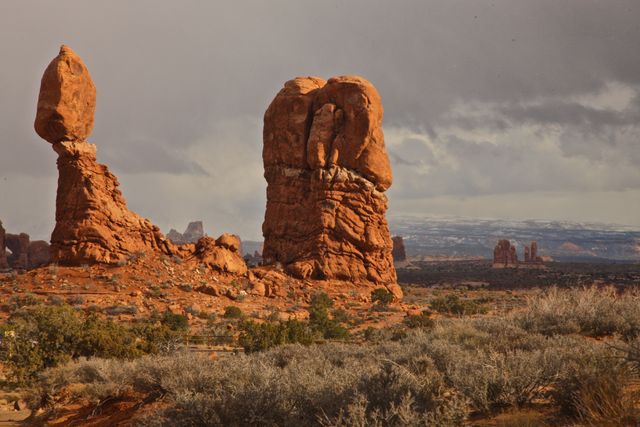 Arches NP -- Balance Rock up close