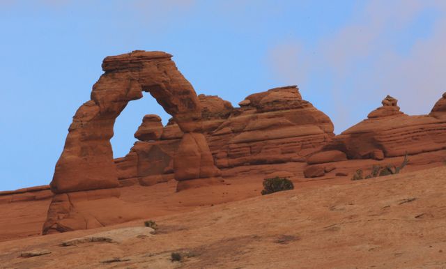 Arches NP Delicate Arch -- Delicate Arch shot with 500 mm lens from viewpoint 
