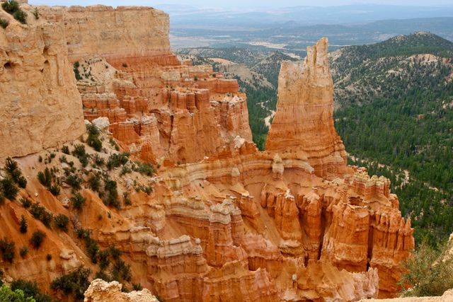 Bryce NP -- Close up of Silent City 