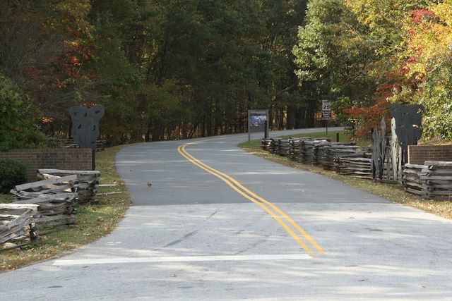 Road into Battlefield Park
