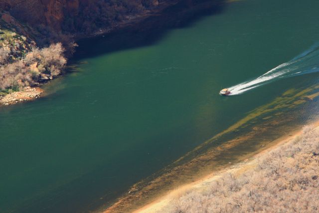 Horseshoe Bend -- Long angle lens to capture the boat 