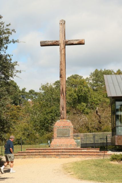 Jamestown -- Monument to all that died at Jamestown (early years) 