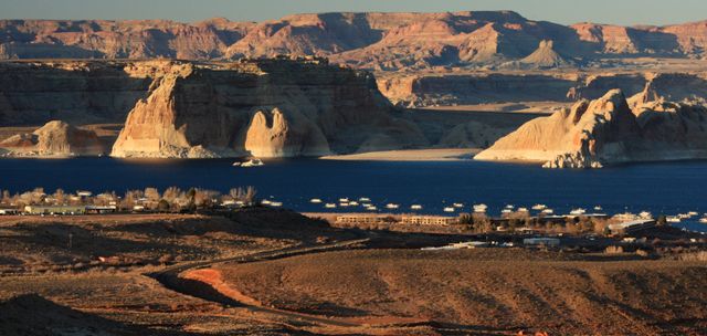 Lake Powell -- Vacation Homes 
