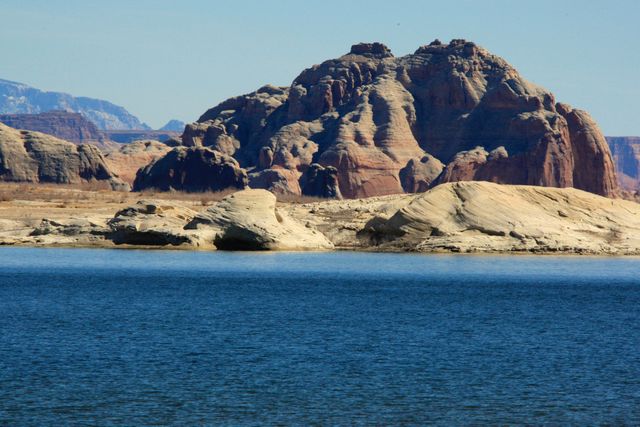 Lake Powell is 186 miles long 