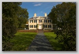 Front view of Longfellow's Home 