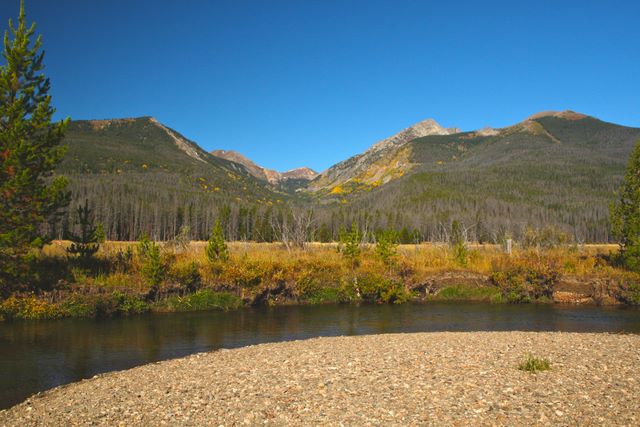 Kawuneeche Valley 