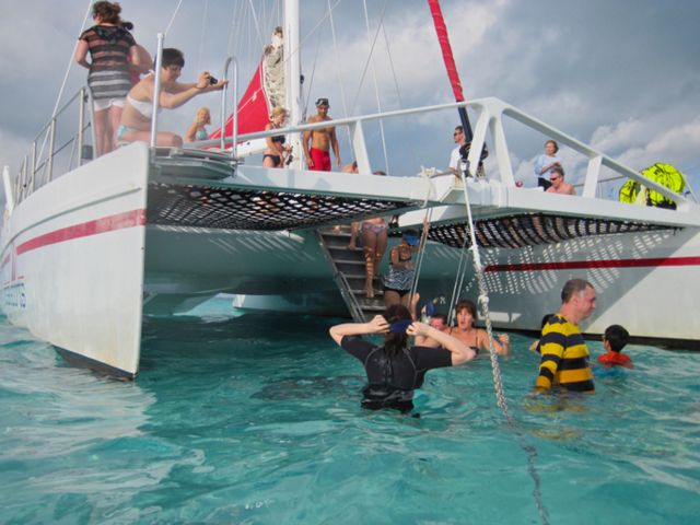 Stingray City -- Boat - to Stingray City